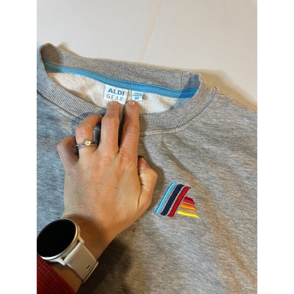 Aldi Gear Sweatshirt Unisex Size XL Gray Crew Neck Pullover Athleisure Casual - Picture 2 of 4